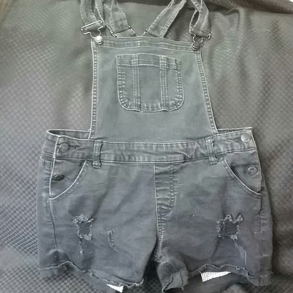 Distressed overalls shorts